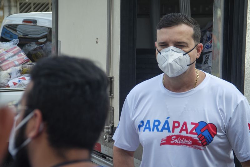 Belem, Para, Brasil. PARAPAZ entrega cestas basicas em diversos bairros de Belem. <div class='credito_fotos'>Foto: Pedro Guerreiro / Ag. Pará   |   <a href='/midias/2021/originais/7535_fe764dae-7f90-4b16-e05b-19a52918eeef.jpg' download><i class='fa-solid fa-download'></i> Download</a></div>