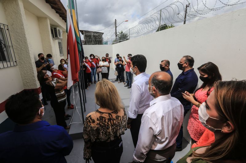 A Escola Estadual de Ensino Fundamental Maria Estelita Barbosa da Silva, no bairro do Coqueiro, em Belém, é a 57ª unidade de ensino reconstruída e entregue pelo Governo do Pará, por meio da Secretaria de Estado de Educação (Seduc), desde janeiro de 2019.

FOTO: JADER PAES/AGPARA <div class='credito_fotos'>Foto: Jader Paes / Agência Pará   |   <a href='/midias/2021/originais/7539_84947a61-38f9-10ba-23e4-0573253892ad.jpg' download><i class='fa-solid fa-download'></i> Download</a></div>