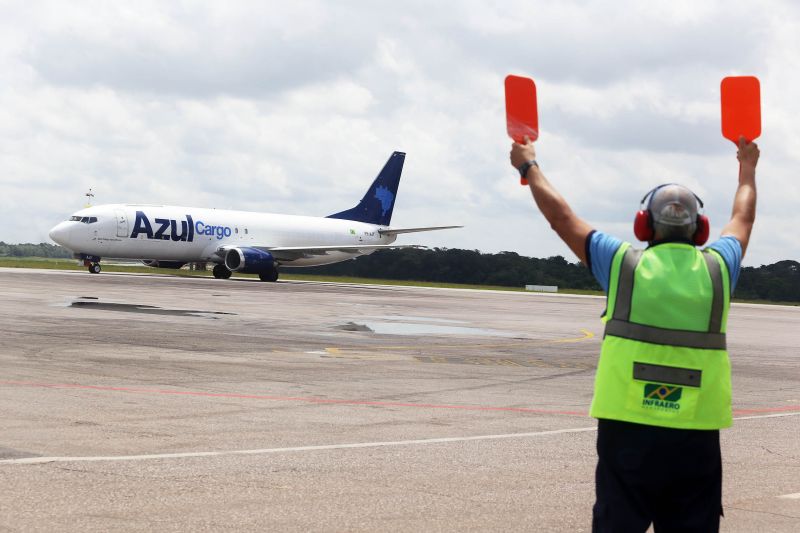 Chegada da Vacina no aeroporto de BelÃ©m(PA).
 no aeroporto de Belém

FOTO: BRUNO CECIM / AGPARA <div class='credito_fotos'>Foto: Bruno Cecim / Ag.Pará   |   <a href='/midias/2021/originais/7541_0856306c-3283-da8f-92c0-b5597300ccfc.jpg' download><i class='fa-solid fa-download'></i> Download</a></div>