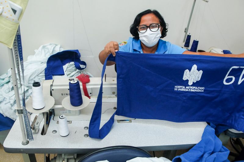 Colete para ajudar no manuseio de pacientes
Fabricação de coletes por parte do Hospital Metropolitano -
foto: PEDRO GUERREIRO/agpara <div class='credito_fotos'>Foto: Pedro Guerreiro / Ag. Pará   |   <a href='/midias/2021/originais/7542_a7d58895-c415-5dc3-f59e-bee8ccf57098.jpg' download><i class='fa-solid fa-download'></i> Download</a></div>