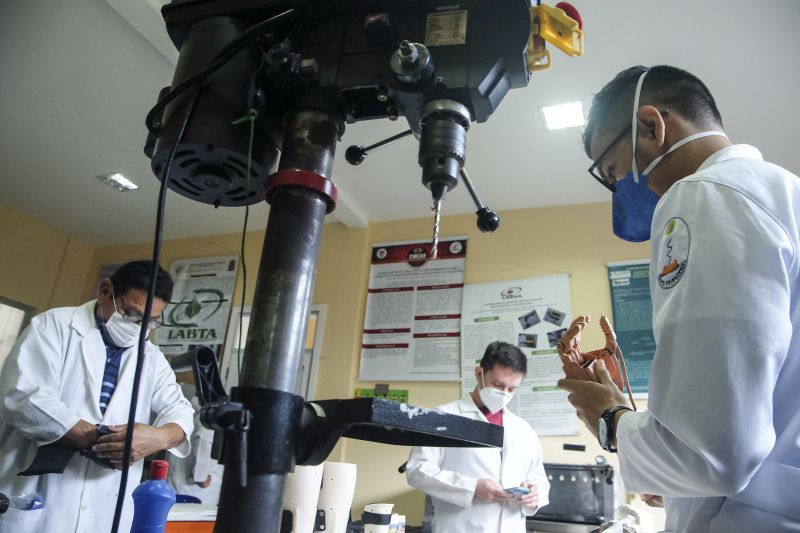 O Nucleo de desenvolvimento em tecnologia assistiva e acessibilidade alia a tecnica e o trabalho humanizado para garantir bons resultados a pacientes. <div class='credito_fotos'>Foto: Pedro Guerreiro / Ag. Pará   |   <a href='/midias/2021/originais/7543_15fc3fba-13c3-09df-e7cd-474766cd190d.jpg' download><i class='fa-solid fa-download'></i> Download</a></div>