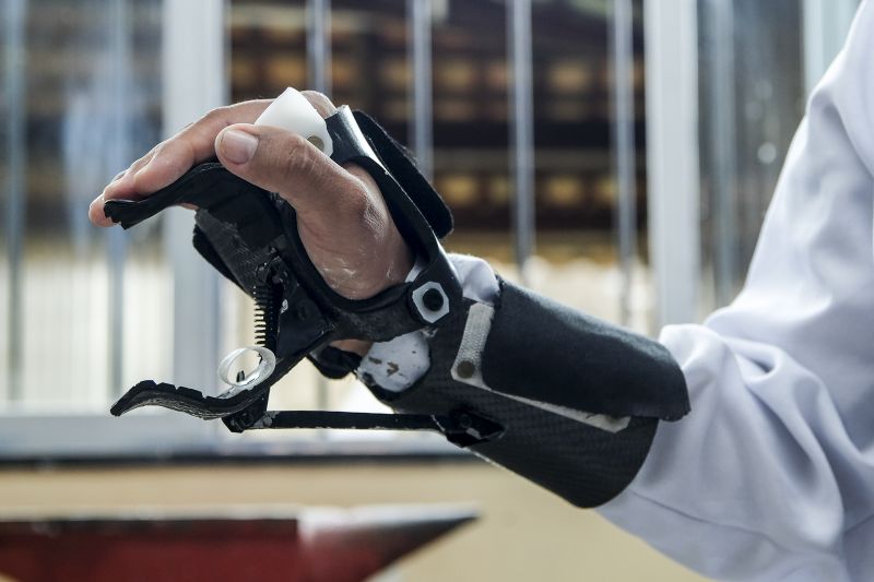 O Nucleo de desenvolvimento em tecnologia assistiva e acessibilidade alia a tecnica e o trabalho humanizado para garantir bons resultados a pacientes. <div class='credito_fotos'>Foto: Pedro Guerreiro / Ag. Pará   |   <a href='/midias/2021/originais/7543_5e92e2bf-4d60-ed43-7659-0d264749f464.jpg' download><i class='fa-solid fa-download'></i> Download</a></div>