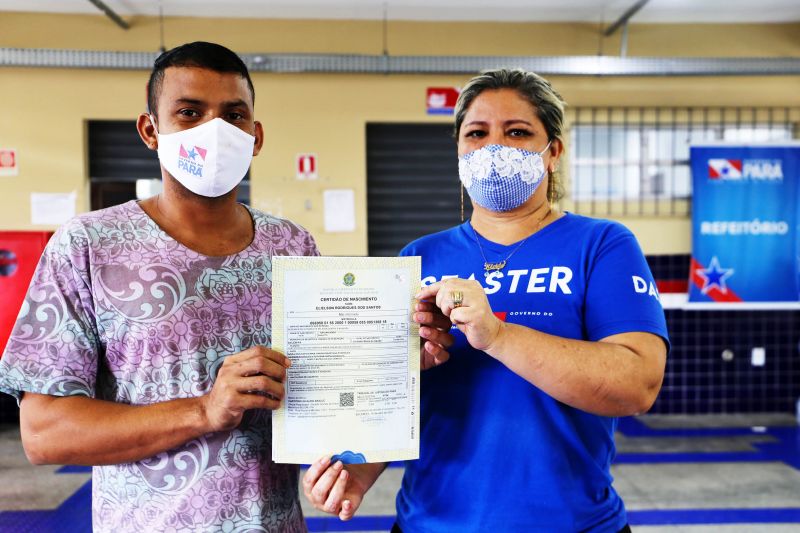 Acolhidos recebem certidÃ£o de nascimento <div class='credito_fotos'>Foto: Bruno Cecim / Ag.Pará   |   <a href='/midias/2021/originais/7551_9475e765-fbd0-a5db-2ac3-733e089a9831.jpg' download><i class='fa-solid fa-download'></i> Download</a></div>