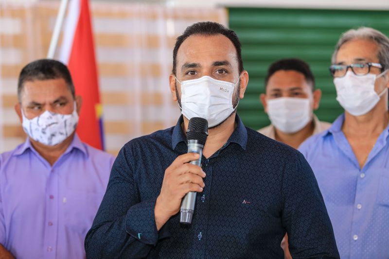 Brasil ParÃ¡ BelÃ©m

Com objetivo de melhorar a acessibilidade para os moradores de SÃ£o SebastiÃ£o da Boa Vista, no arquipÃ©lago do MarajÃ³, o Governo do ParÃ¡ entregou na manhÃ£ desta segunda-feira (26), dois quilÃ´metros e meio de passarelas de concreto armado que vÃ£o beneficiar vÃ¡rios bairros do municÃ­pio. Cortada por igarapÃ©s, a cidade conhecida como a â€œVeneza do MarajÃ³â€ depende de palafitas de madeira para locomoÃ§Ã£o dos habitantes entre alguns bairros. <div class='credito_fotos'>Foto: Jader Paes / Agência Pará   |   <a href='/midias/2021/originais/8559_24e51f1d-8809-374f-1eb2-ee235d7ffe3d.jpg' download><i class='fa-solid fa-download'></i> Download</a></div>