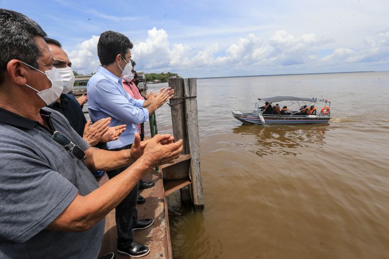 Brasil ParÃ¡ BelÃ©m

Com objetivo de melhorar a acessibilidade para os moradores de SÃ£o SebastiÃ£o da Boa Vista, no arquipÃ©lago do MarajÃ³, o Governo do ParÃ¡ entregou na manhÃ£ desta segunda-feira (26), dois quilÃ´metros e meio de passarelas de concreto armado que vÃ£o beneficiar vÃ¡rios bairros do municÃ­pio. Cortada por igarapÃ©s, a cidade conhecida como a â€œVeneza do MarajÃ³â€ depende de palafitas de madeira para locomoÃ§Ã£o dos habitantes entre alguns bairros. <div class='credito_fotos'>Foto: Jader Paes / Agência Pará   |   <a href='/midias/2021/originais/8559_2d91e046-5436-9f4c-c3cb-6a01f5595221.jpg' download><i class='fa-solid fa-download'></i> Download</a></div>