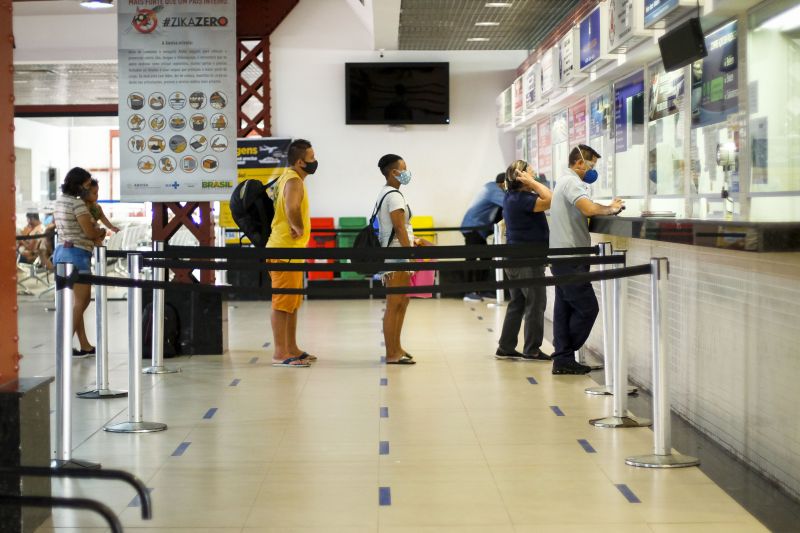 Belem, Para, Brasil. Equipe da ARCON-PA higieniza embarcaÃ§Ã£o no Terminal HidroviÃ¡rio de BelÃ©m.

FOTO: Pedro Guerreiro / Ag.Pará <div class='credito_fotos'>Foto: Pedro Guerreiro / Ag. Pará   |   <a href='/midias/2021/originais/8562_3f674f39-08b2-83cf-e90b-b9aa9de7505f.jpg' download><i class='fa-solid fa-download'></i> Download</a></div>