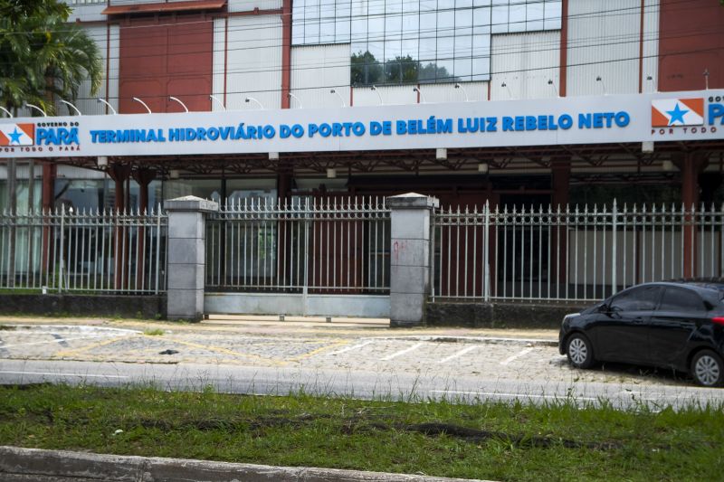 Belem, Para, Brasil. Equipe da ARCON-PA higieniza embarcaÃ§Ã£o no Terminal HidroviÃ¡rio de BelÃ©m.

FOTO: Pedro Guerreiro / Ag.Pará <div class='credito_fotos'>Foto: Pedro Guerreiro / Ag. Pará   |   <a href='/midias/2021/originais/8562_53a49549-4b81-99d6-885b-e5cc2d1d0888.jpg' download><i class='fa-solid fa-download'></i> Download</a></div>