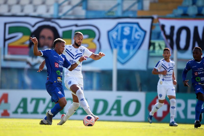 Paysandu x águia de marabá - Fotos Bruno Cecim / AGPARA <div class='credito_fotos'>Foto: Bruno Cecim / Ag.Pará   |   <a href='/midias/2021/originais/8563_3edf184c-6eb5-7164-61b3-cc43ccd97f86.jpg' download><i class='fa-solid fa-download'></i> Download</a></div>