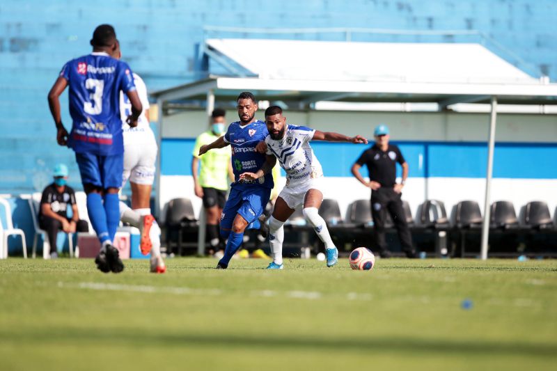 Paysandu x águia de marabá - Fotos Bruno Cecim / AGPARA <div class='credito_fotos'>Foto: Bruno Cecim / Ag.Pará   |   <a href='/midias/2021/originais/8563_6932f0b4-d2d5-e624-72f7-63f2829a0b4b.jpg' download><i class='fa-solid fa-download'></i> Download</a></div>