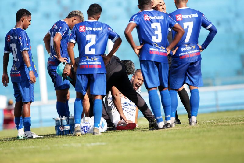 Paysandu x águia de marabá - Fotos Bruno Cecim / AGPARA <div class='credito_fotos'>Foto: Bruno Cecim / Ag.Pará   |   <a href='/midias/2021/originais/8563_7988b569-bc6d-e12e-363f-a34568338e85.jpg' download><i class='fa-solid fa-download'></i> Download</a></div>