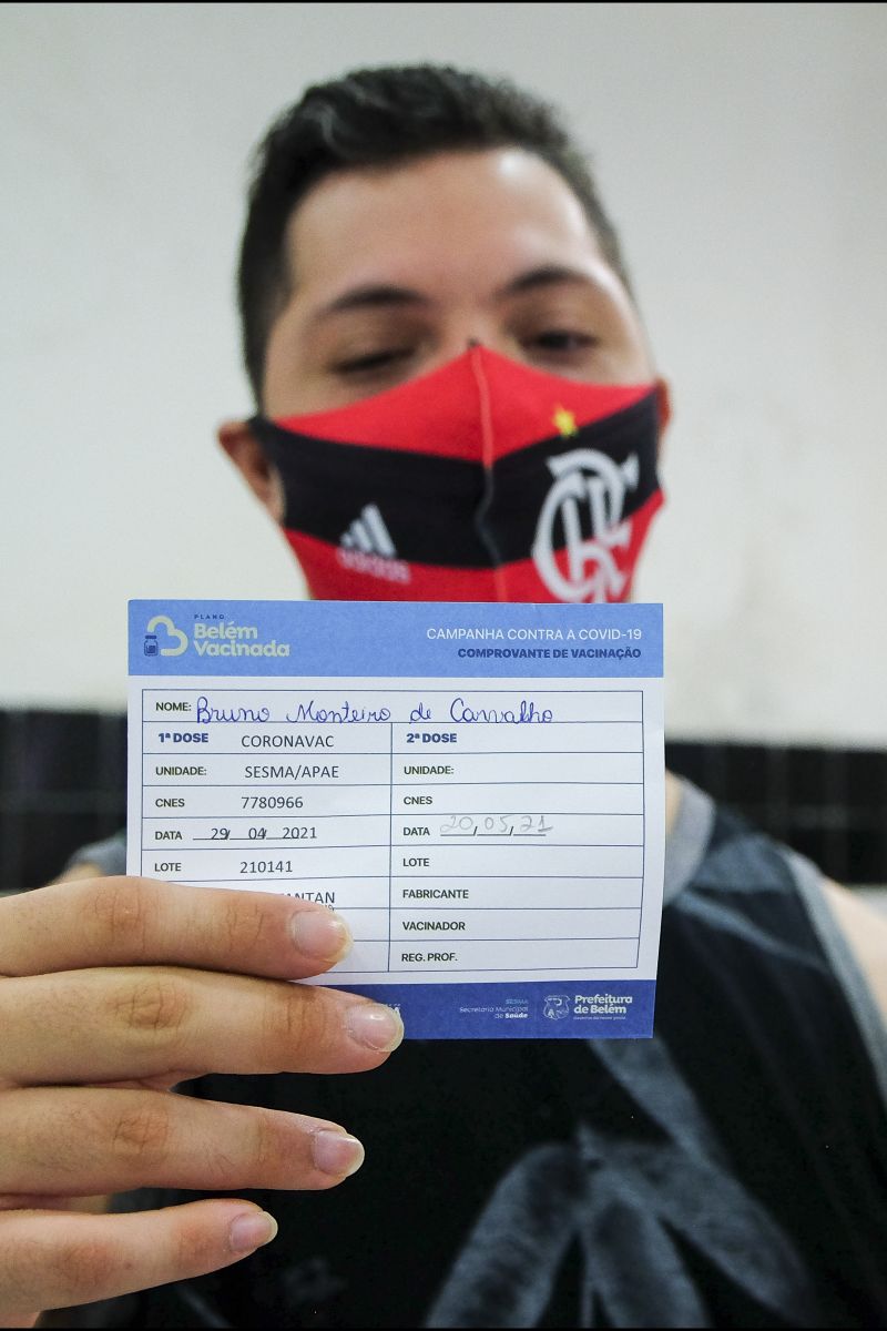 Renais cronicos, pessoas com sindrome de down e idosos acima de 60 anos sao vacinados na APAE e em alguns pontos de Belém. Na foto: Bruno Monteiro <div class='credito_fotos'>Foto: Pedro Guerreiro / Ag. Pará   |   <a href='/midias/2021/originais/8566_be1f0cb5-645d-91f1-6eb8-4b3ab45ba89a.jpg' download><i class='fa-solid fa-download'></i> Download</a></div>