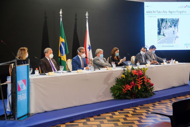 Audiencia publica que alinhou junto com internautas objetivos e metas do programa "Asfalto por todo o Para" <div class='credito_fotos'>Foto: Pedro Guerreiro / Ag. Pará   |   <a href='/midias/2021/originais/8567_1c1fb499-082a-613e-d5c9-ec1cc98213cf.jpg' download><i class='fa-solid fa-download'></i> Download</a></div>