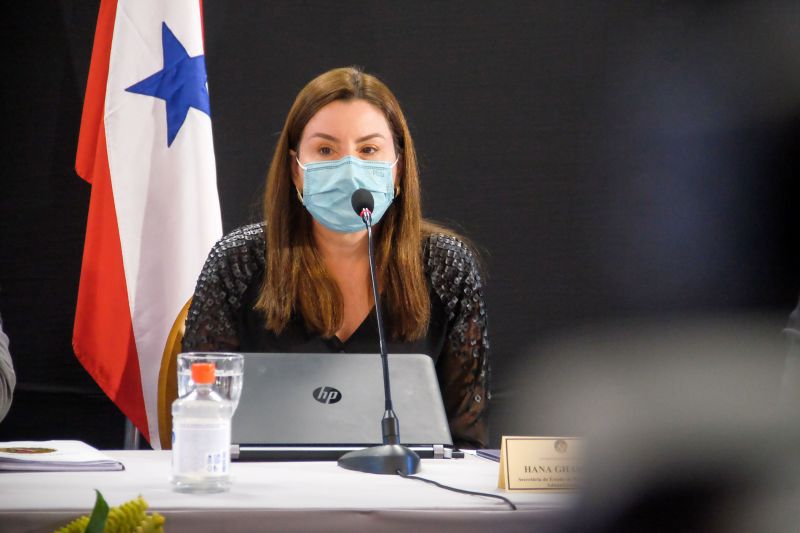 Audiencia publica que alinhou junto com internautas objetivos e metas do programa "Asfalto por todo o Para"
Hanna Ghassan <div class='credito_fotos'>Foto: Pedro Guerreiro / Ag. Pará   |   <a href='/midias/2021/originais/8567_43966623-64cb-099a-f1f1-5f260cb0bf40.jpg' download><i class='fa-solid fa-download'></i> Download</a></div>