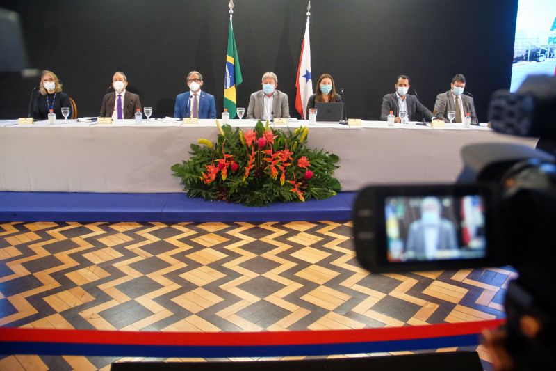 Audiencia publica que alinhou junto com internautas objetivos e metas do programa "Asfalto por todo o Para" <div class='credito_fotos'>Foto: Pedro Guerreiro / Ag. Pará   |   <a href='/midias/2021/originais/8567_6e0f54de-f387-a16c-d491-59cf33c789ca.jpg' download><i class='fa-solid fa-download'></i> Download</a></div>