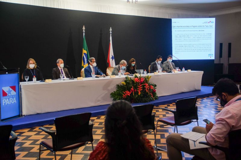 Audiencia publica que alinhou junto com internautas objetivos e metas do programa "Asfalto por todo o Para" <div class='credito_fotos'>Foto: Pedro Guerreiro / Ag. Pará   |   <a href='/midias/2021/originais/8567_95a924c7-ec92-7c5e-3217-8d7bbbd04675.jpg' download><i class='fa-solid fa-download'></i> Download</a></div>