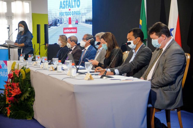 Audiencia publica que alinhou junto com internautas objetivos e metas do programa "Asfalto por todo o Para" <div class='credito_fotos'>Foto: Pedro Guerreiro / Ag. Pará   |   <a href='/midias/2021/originais/8567_9e57bf49-2df6-b2c4-fd40-50a3a2ba84ed.jpg' download><i class='fa-solid fa-download'></i> Download</a></div>