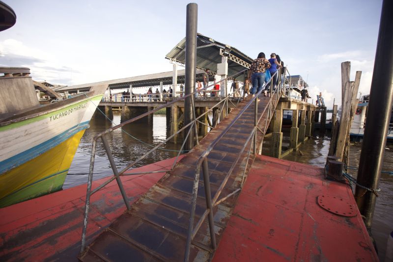 Obra no terminal hidroviÃ¡rio serÃ¡ feita pela Companhia de Portos e Hidrovias do ParÃ¡ e ordem de serviÃ§o foi assinada em solenidade na CÃ¢mara <div class='credito_fotos'>Foto: Marco Santos / Ag. Pará   |   <a href='/midias/2021/originais/8575_39f9e6c6-0047-6cc4-ff86-f2ecb8e25868.jpg' download><i class='fa-solid fa-download'></i> Download</a></div>