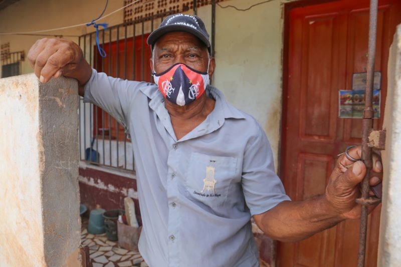 NA FOTO: Manoel  dos santos 86 anos <div class='credito_fotos'>Foto: Bruno Cecim / Ag.Pará   |   <a href='/midias/2021/originais/8595_5fa56bb0-9636-9fa2-6dba-b85325e162b8.jpg' download><i class='fa-solid fa-download'></i> Download</a></div>