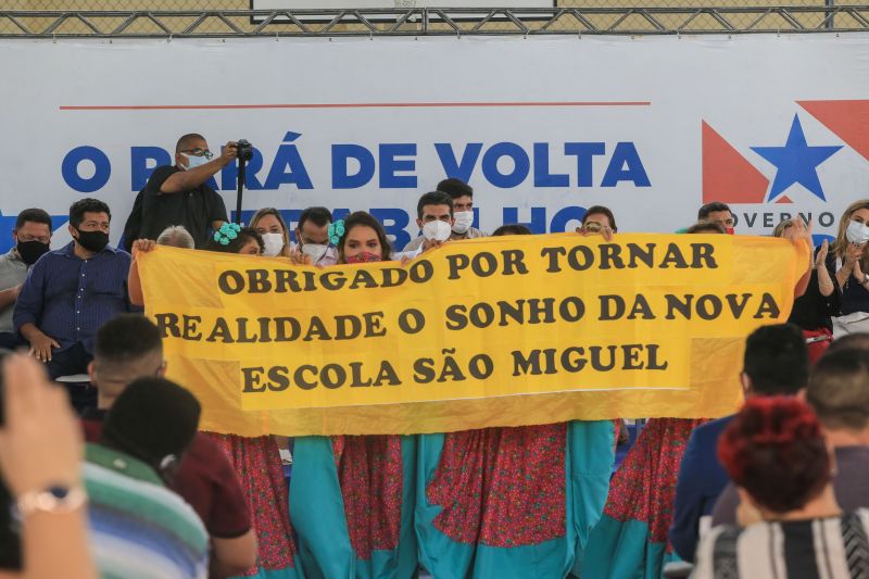 O governador Helder Barbalho inaugurou, nesta quinta-feira (06), as novas instalaÃ§Ãµes da Escola Estadual de Ensino Fundamental e MÃ©dio SÃ£o Miguel de Beja, em Abaetetuba, municÃ­pio localizado na RegiÃ£o Nordeste do Estado. <div class='credito_fotos'>Foto: Jader Paes / Agência Pará   |   <a href='/midias/2021/originais/8596_1ec827e4-b61e-3b9f-6f05-596a324f6f48.jpg' download><i class='fa-solid fa-download'></i> Download</a></div>