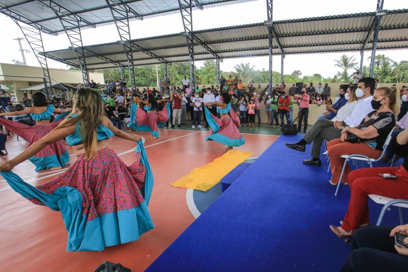 O governador Helder Barbalho inaugurou, nesta quinta-feira (06), as novas instalaÃ§Ãµes da Escola Estadual de Ensino Fundamental e MÃ©dio SÃ£o Miguel de Beja, em Abaetetuba, municÃ­pio localizado na RegiÃ£o Nordeste do Estado. <div class='credito_fotos'>Foto: Jader Paes / Agência Pará   |   <a href='/midias/2021/originais/8596_54c861f6-8de3-221f-394b-3205458f0860.jpg' download><i class='fa-solid fa-download'></i> Download</a></div>