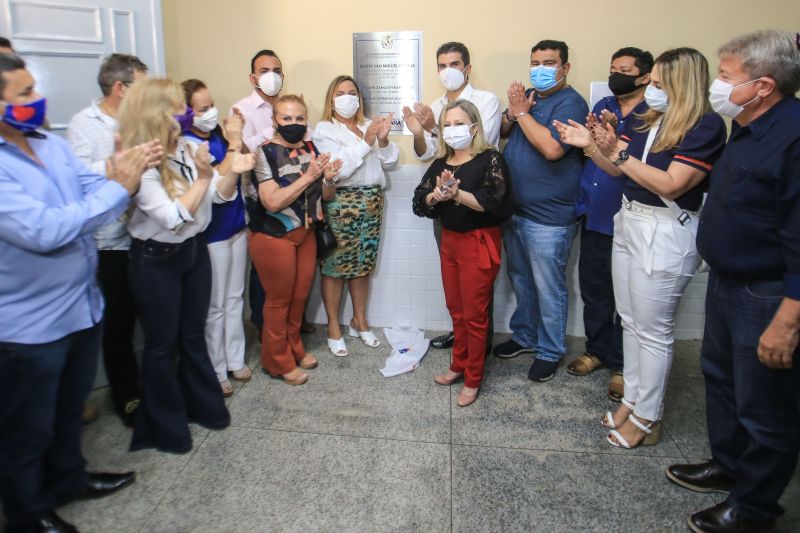 O governador Helder Barbalho inaugurou, nesta quinta-feira (06), as novas instalaÃ§Ãµes da Escola Estadual de Ensino Fundamental e MÃ©dio SÃ£o Miguel de Beja, em Abaetetuba, municÃ­pio localizado na RegiÃ£o Nordeste do Estado. <div class='credito_fotos'>Foto: Jader Paes / Agência Pará   |   <a href='/midias/2021/originais/8596_5f72ba9c-4c6a-0e92-c0d9-529780e0ce0b.jpg' download><i class='fa-solid fa-download'></i> Download</a></div>