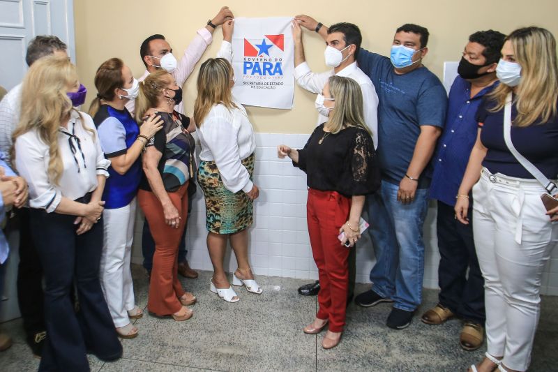 O governador Helder Barbalho inaugurou, nesta quinta-feira (06), as novas instalaÃ§Ãµes da Escola Estadual de Ensino Fundamental e MÃ©dio SÃ£o Miguel de Beja, em Abaetetuba, municÃ­pio localizado na RegiÃ£o Nordeste do Estado. <div class='credito_fotos'>Foto: Jader Paes / Agência Pará   |   <a href='/midias/2021/originais/8596_e2fe14ea-7f02-cd24-fc21-d39c978f8560.jpg' download><i class='fa-solid fa-download'></i> Download</a></div>