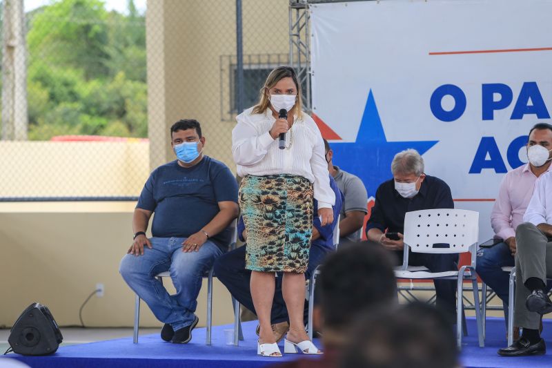 O governador Helder Barbalho inaugurou, nesta quinta-feira (06), as novas instalaÃ§Ãµes da Escola Estadual de Ensino Fundamental e MÃ©dio SÃ£o Miguel de Beja, em Abaetetuba, municÃ­pio localizado na RegiÃ£o Nordeste do Estado. <div class='credito_fotos'>Foto: Jader Paes / Agência Pará   |   <a href='/midias/2021/originais/8596_ed2a3b8f-3cf0-fd6b-f95b-4407ab204da5.jpg' download><i class='fa-solid fa-download'></i> Download</a></div>