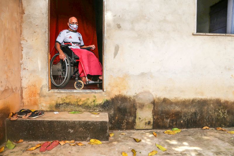 NA FOTO: Elias Viana Oliveira, 62 anos, beneficiado pela Sua Casa <div class='credito_fotos'>Foto: Bruno Cecim / Ag.Pará   |   <a href='/midias/2021/originais/8598_eb81cad0-a2d6-0b0e-14cb-afef21947b90.jpg' download><i class='fa-solid fa-download'></i> Download</a></div>