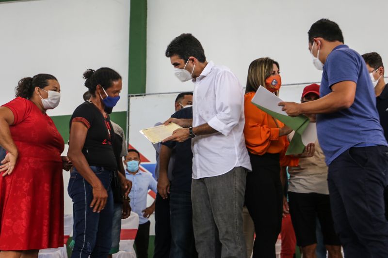 Entrega de cheques  Sua casa, entregar  de títulos  e assinatura  de ordem de serviço Prc da leitura

FOTO: BRUNO CECIM / AG.PARA <div class='credito_fotos'>Foto: Bruno Cecim / Ag.Pará   |   <a href='/midias/2021/originais/8603_1132776a-48a3-cce5-838a-f7f401f877e9.jpg' download><i class='fa-solid fa-download'></i> Download</a></div>