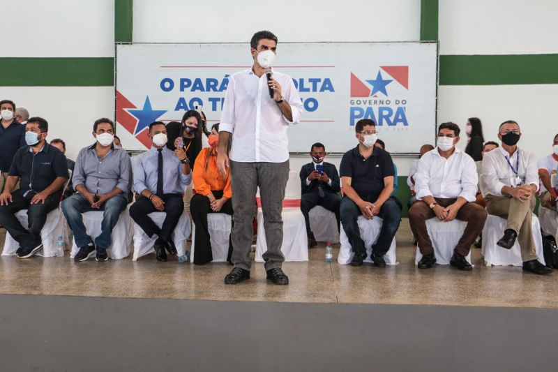 Entrega de cheques  Sua casa, entregar  de títulos  e assinatura  de ordem de serviço Prc da leitura

FOTO: BRUNO CECIM / AG.PARA <div class='credito_fotos'>Foto: Bruno Cecim / Ag.Pará   |   <a href='/midias/2021/originais/8603_26f8c941-a43a-17b4-0901-7ae86ca2078b.jpg' download><i class='fa-solid fa-download'></i> Download</a></div>