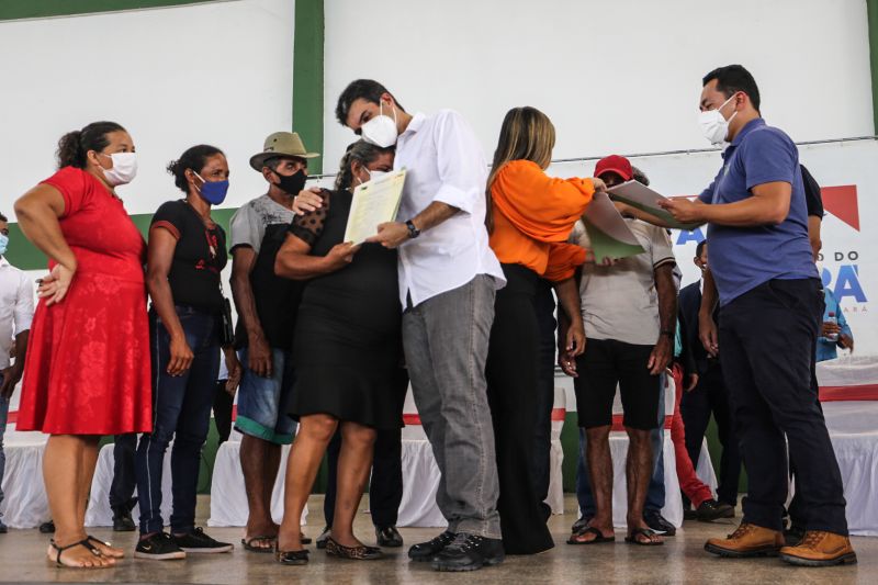 Entrega de cheques  Sua casa, entregar  de títulos  e assinatura  de ordem de serviço Prc da leitura

FOTO: BRUNO CECIM / AG.PARA <div class='credito_fotos'>Foto: Bruno Cecim / Ag.Pará   |   <a href='/midias/2021/originais/8603_4eecdb4e-7cc5-bf60-9868-3a96f493ab81.jpg' download><i class='fa-solid fa-download'></i> Download</a></div>