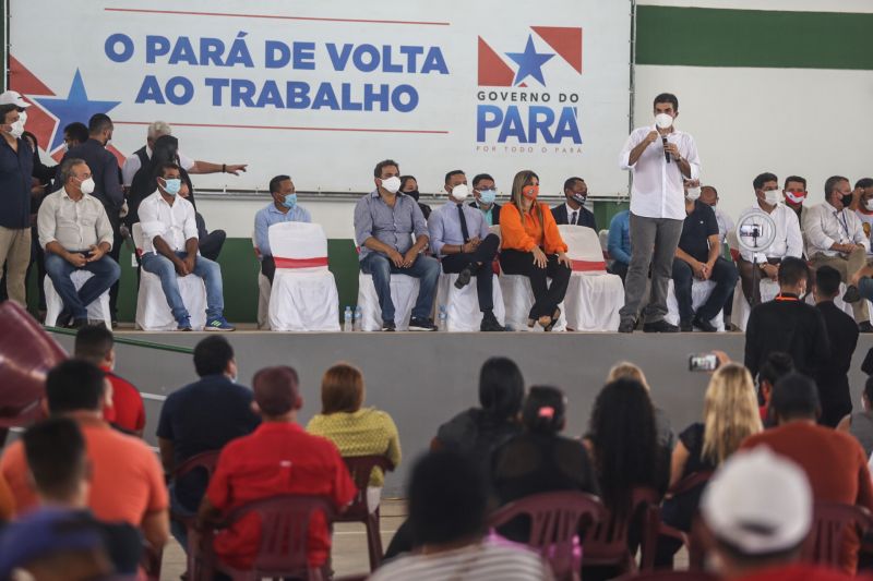 Entrega de cheques  Sua casa, entregar  de títulos  e assinatura  de ordem de serviço Prc da leitura

FOTO: BRUNO CECIM / AG.PARA <div class='credito_fotos'>Foto: Bruno Cecim / Ag.Pará   |   <a href='/midias/2021/originais/8603_695fb7fc-58c7-755b-2a87-296dd8c0fcbd.jpg' download><i class='fa-solid fa-download'></i> Download</a></div>