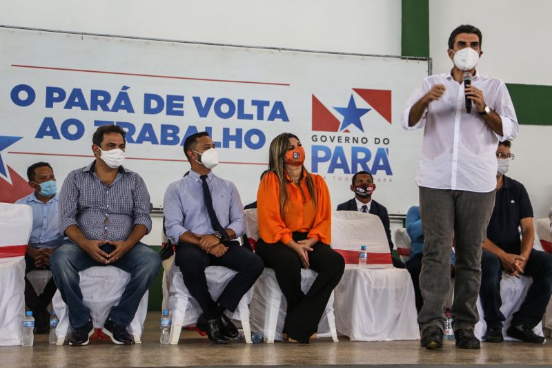 Entrega de cheques  Sua casa, entregar  de títulos  e assinatura  de ordem de serviço Prc da leitura

FOTO: BRUNO CECIM / AG.PARA <div class='credito_fotos'>Foto: Bruno Cecim / Ag.Pará   |   <a href='/midias/2021/originais/8603_c3a402a3-ffdc-4761-4f93-57c3c3092767.jpg' download><i class='fa-solid fa-download'></i> Download</a></div>