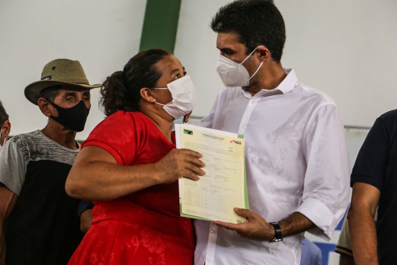 Entrega de cheques  Sua casa, entregar  de títulos  e assinatura  de ordem de serviço Prc da leitura

FOTO: BRUNO CECIM / AG.PARA <div class='credito_fotos'>Foto: Bruno Cecim / Ag.Pará   |   <a href='/midias/2021/originais/8603_cc80d788-3e80-9cfd-f7c0-778a99379568.jpg' download><i class='fa-solid fa-download'></i> Download</a></div>