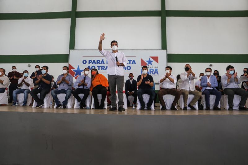 Entrega de cheques  Sua casa, entregar  de títulos  e assinatura  de ordem de serviço Prc da leitura

FOTO: BRUNO CECIM / AG.PARA <div class='credito_fotos'>Foto: Bruno Cecim / Ag.Pará   |   <a href='/midias/2021/originais/8603_d4b8dd24-301e-a0d0-2589-c45714cb930d.jpg' download><i class='fa-solid fa-download'></i> Download</a></div>