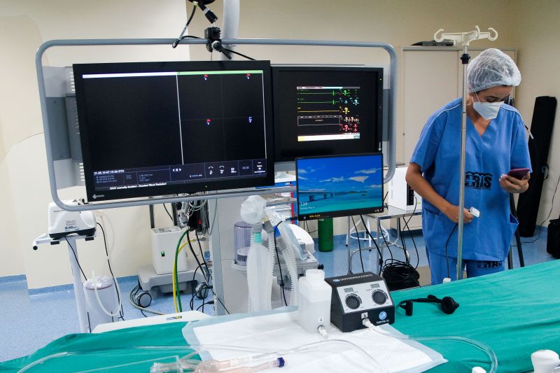 Hospital Abelardo Santo realiza cirurgia de alta complexidade para remover aneurisma cerebral em paciente.
 <div class='credito_fotos'>Foto: Pedro Guerreiro / Ag. Pará   |   <a href='/midias/2021/originais/8612_8fe9a8a9-6d1e-9568-fcd4-65a2312f4072.jpg' download><i class='fa-solid fa-download'></i> Download</a></div>