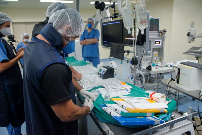 Hospital Abelardo Santo realiza cirurgia de alta complexidade para remover aneurisma cerebral em paciente.
 <div class='credito_fotos'>Foto: Pedro Guerreiro / Ag. Pará   |   <a href='/midias/2021/originais/8612_a41185ae-8213-0baa-ffe1-dda9e41ddde7.jpg' download><i class='fa-solid fa-download'></i> Download</a></div>