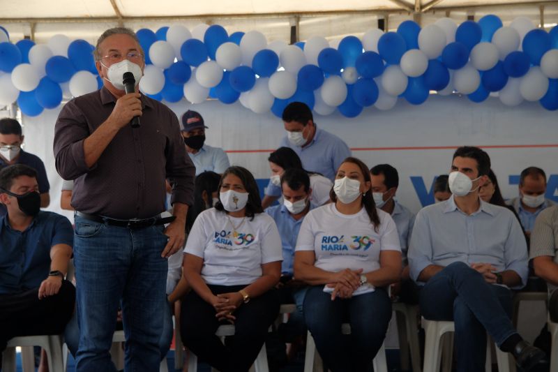 97 famÃ­lias da cidade de Rio Maria, no Sul do ParÃ¡, foram contempladas nesta quinta-feira (13) pelo Programa Estadual Sua Casa, que concede auxÃ­lio de atÃ© R$ 21 mil para construÃ§Ã£o, reconstruÃ§Ã£o, reforma e ampliaÃ§Ã£o de casas. O benefÃ­cio foi entregue pelo governador Helder Barbalho na data que marca o aniversÃ¡rio de 39 anos de emancipaÃ§Ã£o polÃ­tica da cidade.Â  <div class='credito_fotos'>Foto: Pedro Guerreiro / Ag. Pará   |   <a href='/midias/2021/originais/8624_1c835a4e-7d2c-3645-f5ca-6a276f7d3ca1.jpg' download><i class='fa-solid fa-download'></i> Download</a></div>