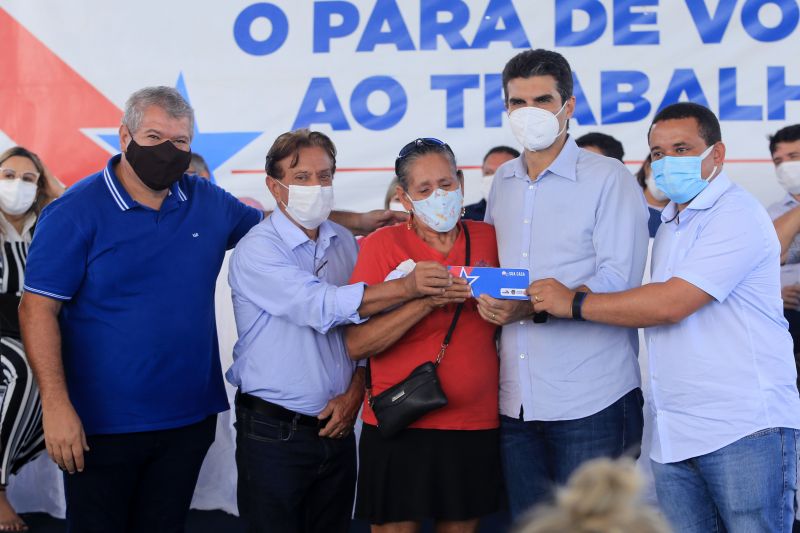 Com objetivo de reduzir o dÃ©ficit habitacional na regiÃ£o, o Governo do ParÃ¡ contemplou 42 famÃ­lias da cidade de Xinguara, sudeste paraense, com o Sua Casa. O programa estadual concede auxÃ­lio de atÃ© R$ 21 mil para construÃ§Ã£o, reconstruÃ§Ã£o, reforma e ampliaÃ§Ã£o de residÃªncias. O benefÃ­cio foi entregue nesta quinta-feira (13), no dia do aniversÃ¡rio de 39 anos da cidade, pelo governador Helder Barbalho, durante agenda no municÃ­pio. <div class='credito_fotos'>Foto: Jader Paes / Agência Pará   |   <a href='/midias/2021/originais/8625_0b705652-08cf-7b79-180f-b1a940c469fa.jpg' download><i class='fa-solid fa-download'></i> Download</a></div>