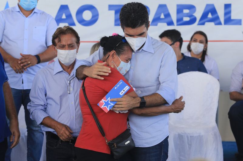 Com objetivo de reduzir o dÃ©ficit habitacional na regiÃ£o, o Governo do ParÃ¡ contemplou 42 famÃ­lias da cidade de Xinguara, sudeste paraense, com o Sua Casa. O programa estadual concede auxÃ­lio de atÃ© R$ 21 mil para construÃ§Ã£o, reconstruÃ§Ã£o, reforma e ampliaÃ§Ã£o de residÃªncias. O benefÃ­cio foi entregue nesta quinta-feira (13), no dia do aniversÃ¡rio de 39 anos da cidade, pelo governador Helder Barbalho, durante agenda no municÃ­pio. <div class='credito_fotos'>Foto: Jader Paes / Agência Pará   |   <a href='/midias/2021/originais/8625_470a8daa-e550-6404-ccda-226043bda3ce.jpg' download><i class='fa-solid fa-download'></i> Download</a></div>