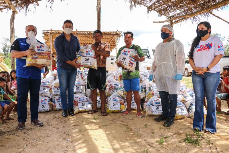 Entrega de 393 Cestas BÃ¡sicas para IndÃ­genas dos MunicÃ­pios de TucuruÃ­ <div class='credito_fotos'>Foto: Rodrigo Pinheiro / Ag.Pará   |   <a href='/midias/2021/originais/8647_fa793fcb-cf76-44ba-a260-cfe631f85fd5.jpg' download><i class='fa-solid fa-download'></i> Download</a></div>