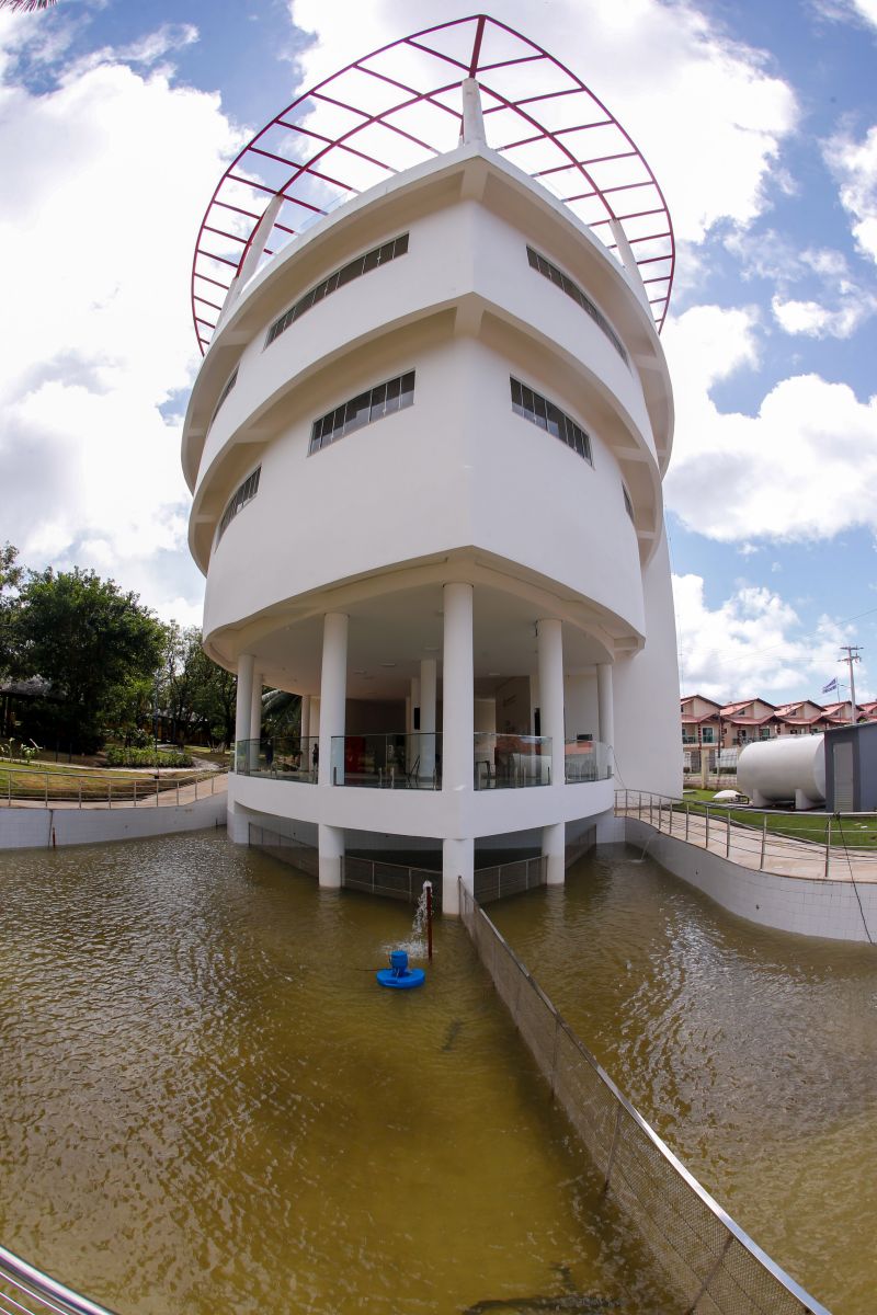 O Governo do ParÃ¡ inaugurou, na tarde desta sexta-feira (21), a Casa da Cultura Fonte do CaranÃ£ em SalinÃ³polis, no nordeste paraense. O lugar reÃºne ciÃªncia, cultura, histÃ³ria, lazer e turismo em um ponto jÃ¡ conhecido do municÃ­pio, o EspaÃ§o Fonte do CaranÃ£. A obra, que custou cerca de R$ 7 milhÃµes, foi totalmente financiada pelo Estado, por intermÃ©dio da Secretaria de CiÃªncia, Tecnologia e EducaÃ§Ã£o Superior, Profissional e TecnolÃ³gica (Sectet) e da FundaÃ§Ã£o AmazÃ´nia de Amparo a <div class='credito_fotos'>Foto: Marco Santos / Ag. Pará   |   <a href='/midias/2021/originais/8651_9427f664-40a2-dc49-dd9d-eb0b2bf4b2c1.jpg' download><i class='fa-solid fa-download'></i> Download</a></div>