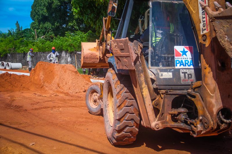 Rua Jardim ProvidÃªncia, no bairro de Ãguas Lindas, passa por obras de criaÃ§Ã£o de galeria de saneamento bÃ¡sico, macrodrenagem e asfaltamento <div class='credito_fotos'>Foto: Pedro Guerreiro / Ag. Pará   |   <a href='/midias/2021/originais/8654_067e573a-ceae-01c3-5f88-f32f92e5ea43.jpg' download><i class='fa-solid fa-download'></i> Download</a></div>