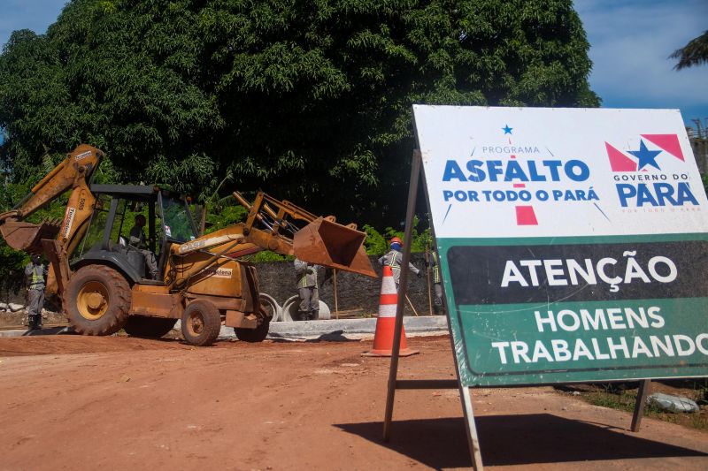 Rua Jardim ProvidÃªncia, no bairro de Ãguas Lindas, passa por obras de criaÃ§Ã£o de galeria de saneamento bÃ¡sico, macrodrenagem e asfaltamento <div class='credito_fotos'>Foto: Pedro Guerreiro / Ag. Pará   |   <a href='/midias/2021/originais/8654_9e359fd3-2d30-ab52-d79a-14182958eb5f.jpg' download><i class='fa-solid fa-download'></i> Download</a></div>