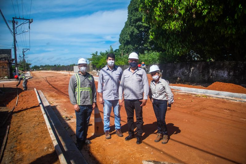 Rua Jardim ProvidÃªncia, no bairro de Ãguas Lindas, passa por obras de criaÃ§Ã£o de galeria de saneamento bÃ¡sico, macrodrenagem e asfaltamento <div class='credito_fotos'>Foto: Pedro Guerreiro / Ag. Pará   |   <a href='/midias/2021/originais/8654_c60d87f4-b3ea-cbc8-99ab-d16020e04f73.jpg' download><i class='fa-solid fa-download'></i> Download</a></div>