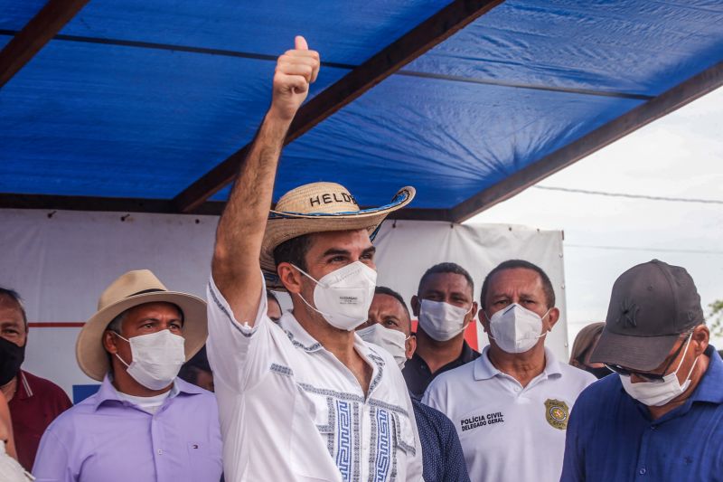 Ato de Assinatura de Convênio para Pavimentação de 7 km de Asfalto em Santa Cruz do Arari Fotos Marco Santos/AGPARÁ <div class='credito_fotos'>Foto: Marco Santos / Ag. Pará   |   <a href='/midias/2021/originais/8667_317cff6b-6954-f295-8302-4eaf3387b491.jpg' download><i class='fa-solid fa-download'></i> Download</a></div>