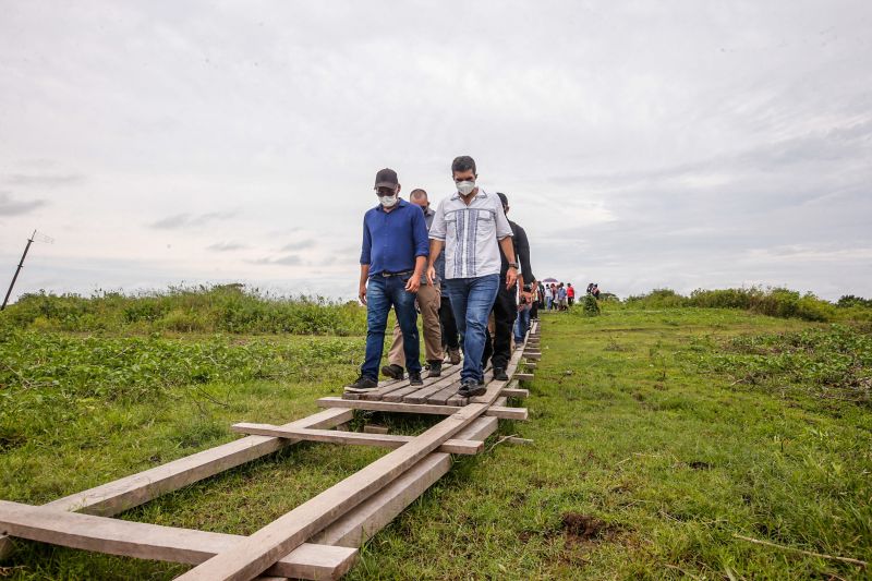 Ato de Assinatura de Convênio para Pavimentação de 7 km de Asfalto em Santa Cruz do Arari Fotos Marco Santos/AGPARÁ <div class='credito_fotos'>Foto: Marco Santos / Ag. Pará   |   <a href='/midias/2021/originais/8667_36a7e2b7-1516-d3ca-979f-4dbbb6ac1617.jpg' download><i class='fa-solid fa-download'></i> Download</a></div>