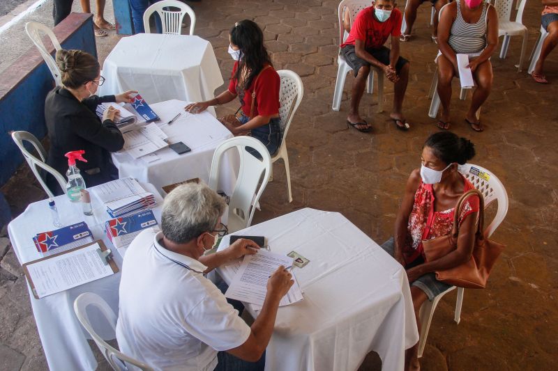 Com objetivo de reduzir o dÃ©ficit habitacional no municÃ­pio de MÃ£e do Rio, no nordeste paraense, o Governo do Estado, por meio da Companhia de HabitaÃ§Ã£o do ParÃ¡ (Cohab), concedeu o benefÃ­cio Sua Casa para 83 famÃ­lias da cidade. O programa habitacional estadual, que oferece atÃ© R$ 21 mil para construÃ§Ã£o, reconstruÃ§Ã£o e ampliaÃ§Ã£o de lares, foi entregue pelo governador Helder Barbalho, durante agenda no municÃ­pio na noite desta sexta-feira (28). <div class='credito_fotos'>Foto: Marcelo Seabra / Ag. Pará   |   <a href='/midias/2021/originais/8672_4c6f9723-e330-935a-5a1c-7cbec9a21a67.jpg' download><i class='fa-solid fa-download'></i> Download</a></div>