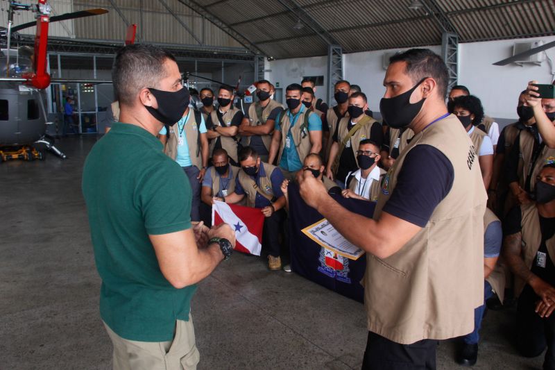 Casa militar promove curso de aerotransporte no Graesp. Na foto: Instrutor TC Petillo <div class='credito_fotos'>Foto: Marcelo Seabra / Ag. Pará   |   <a href='/midias/2021/originais/8681_1d660977-1ce2-11f4-e17f-9eaeba3ed42e.jpg' download><i class='fa-solid fa-download'></i> Download</a></div>