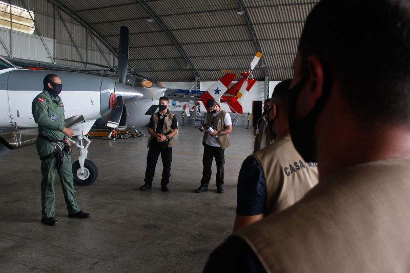 Casa militar promove curso de aerotransporte no Graesp <div class='credito_fotos'>Foto: Marcelo Seabra / Ag. Pará   |   <a href='/midias/2021/originais/8681_4d81d96e-39b3-4192-474f-81f64725c6b0.jpg' download><i class='fa-solid fa-download'></i> Download</a></div>